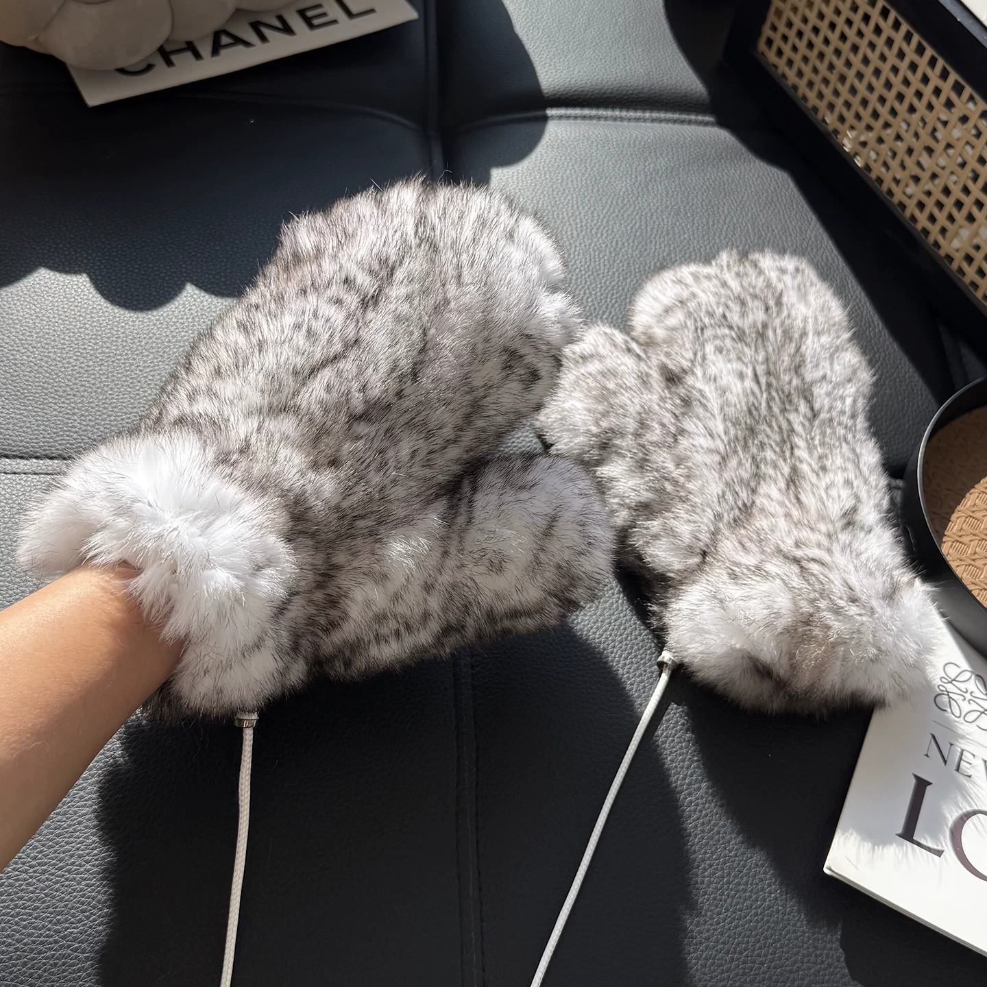 Genuine Rabbit Fur Knitted Gloves – Fleece-Lined, Warm & Windproof Stretch Mittens