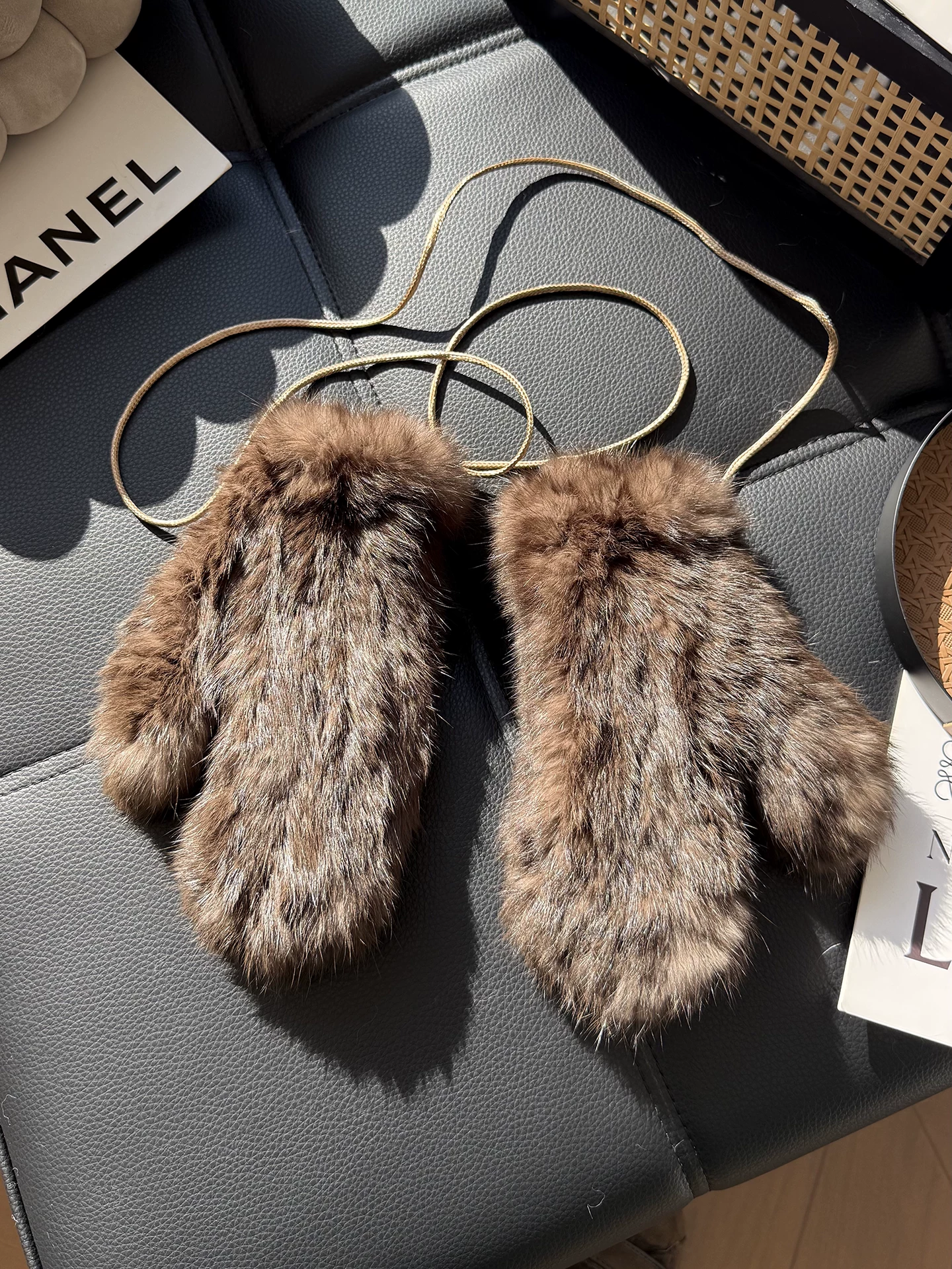 Genuine Rabbit Fur Knitted Gloves – Fleece-Lined, Warm & Windproof Stretch Mittens